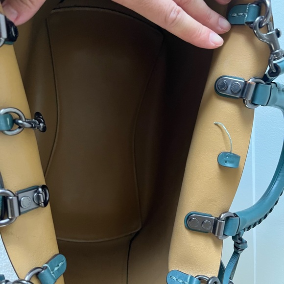 Coach Green Leather Tote Bag - Picture 7 of 7